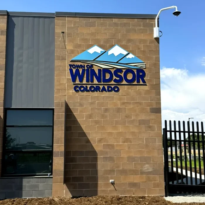 Windsor PD 089764E8-6F98-41D1-83F3-0B0AAB78C10F_1_105_c_retouched